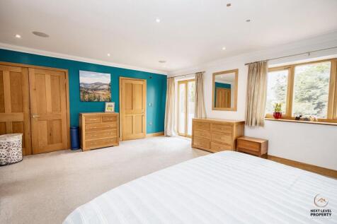 Ground floor bedroom 1