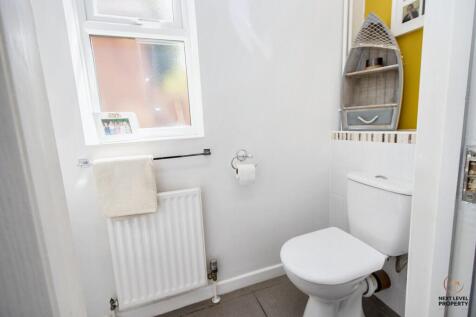 Cloakroom/wc