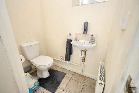 Cloakroom/wc