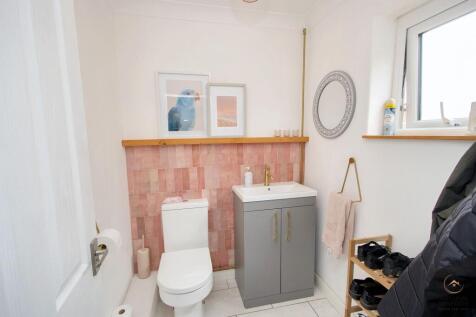 Ground Floor Cloakroom