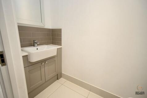 Cloakroom/wc
