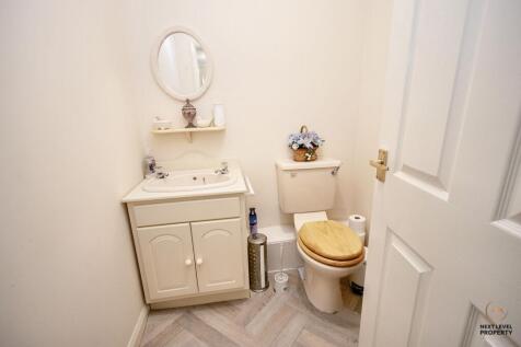 Cloakroom/WC