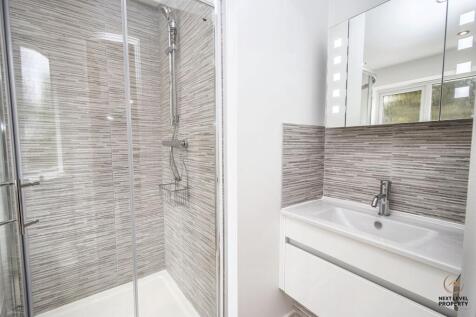 En-Suite 2