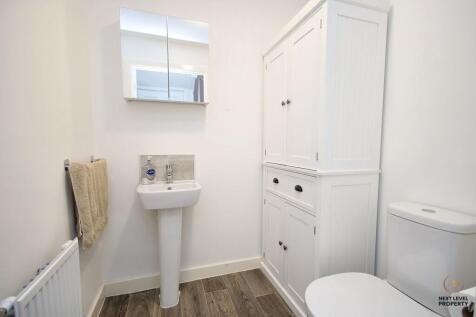 Cloakroom/Wc