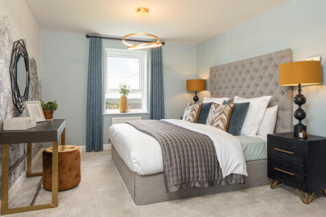 En suite main bedroom in the Marlowe 5 bedroom home