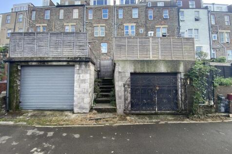 Garages T202310090914.jpg
