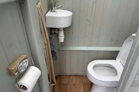 Outdoor WC T202501291119.jpg