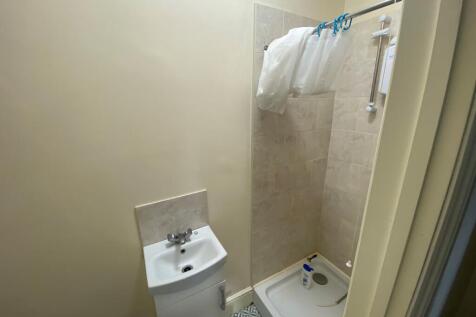 Shower T202310231139.jpg