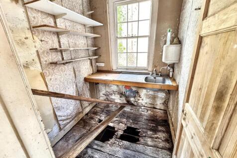 Powder Room T202508051923.jpg