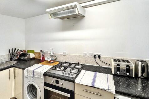 Flat Kitchen T202509041744.jpg