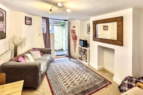 Flat Living Room T202509041744.jpg