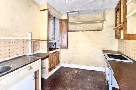 1st Floor Kitchen T202508051001.jpg