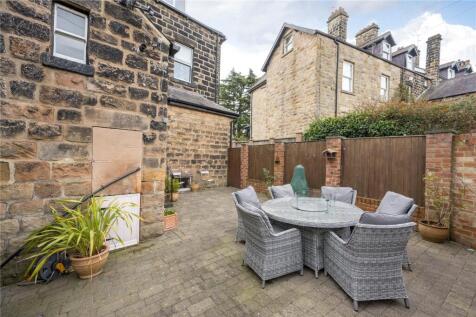 Private Courtyard