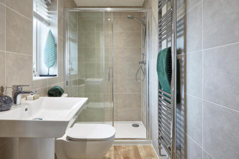 En suite bathroom in the Hollinwood 4 bedroom home