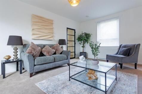 29 Churchill Cres 26.jpg