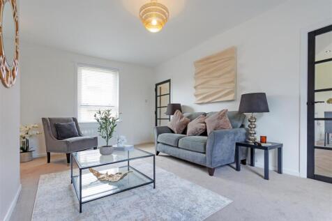 29 Churchill Cres 28.jpg