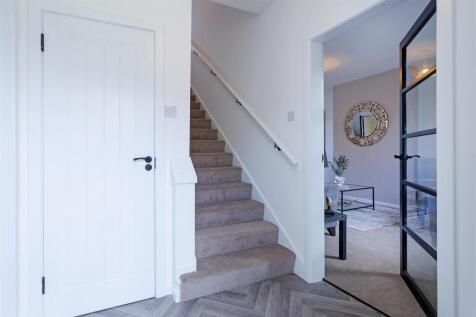 29 Churchill Cres 11.jpg