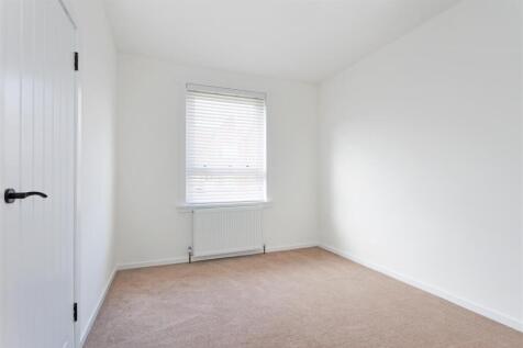 29 Churchill Cres 21.jpg
