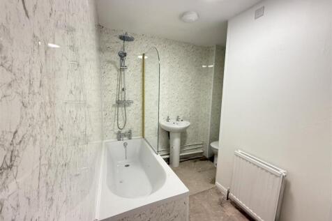 bathroom .jpg