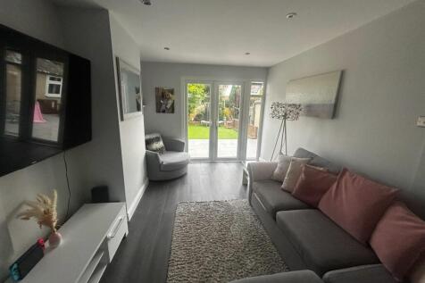 Lounge 3.jpg