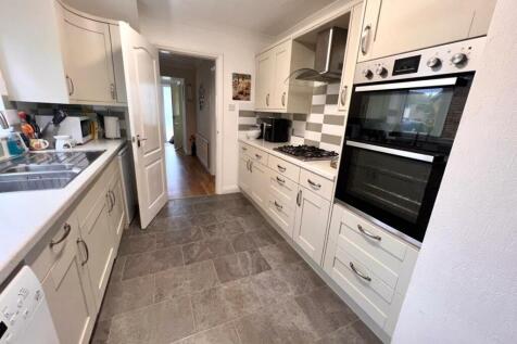 Kitchen..jpg