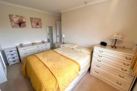 Bedroom One.jpg