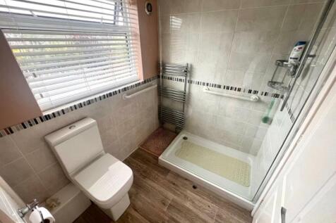 Shower Room.jpg