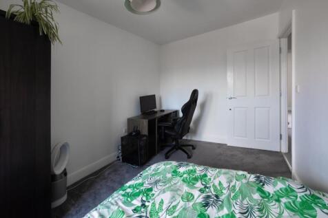 Bedroom 2 2.jpg