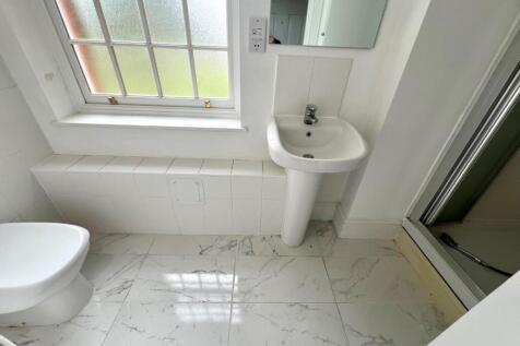 Shower Room.jpg