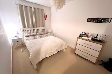 Bedroom One.jpg