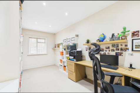 Screenshot 2025-11-04 110216 - Edited.png