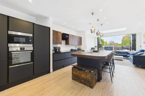 CAM05080G0-PR0211-STILL016 (1).jpg