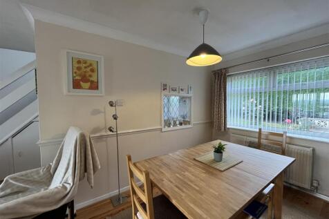 Lounge/Dining