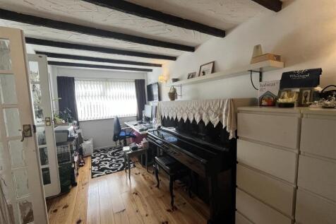 Downstairs Bedroom/Reception Room