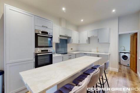 High Street 3a Kitchen 1.jpg