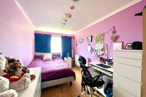 Second bedroom 