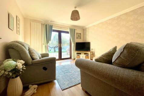 Bedroom / Reception 