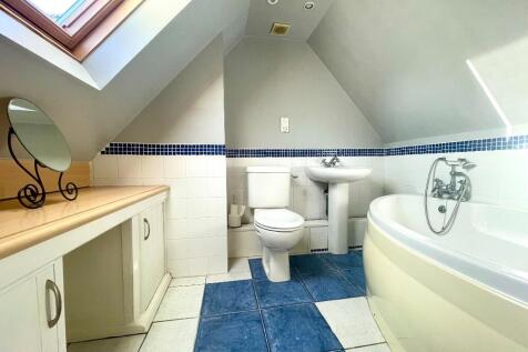 Annex upstairs bath