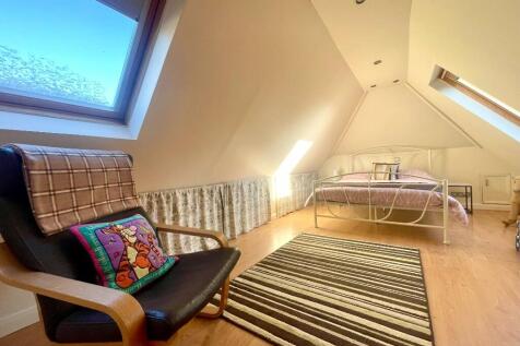 annex upstairs bed