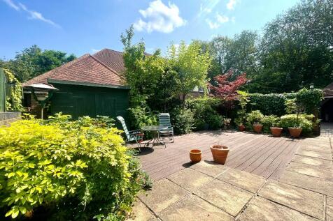 Walled garden 