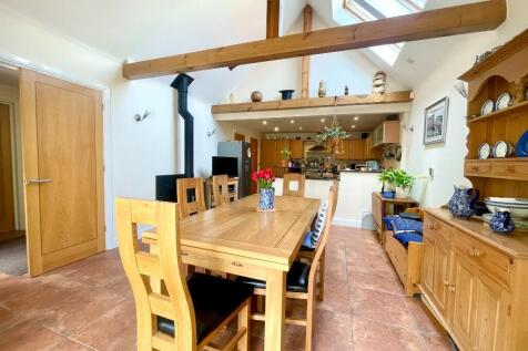 Diner to Kitchen