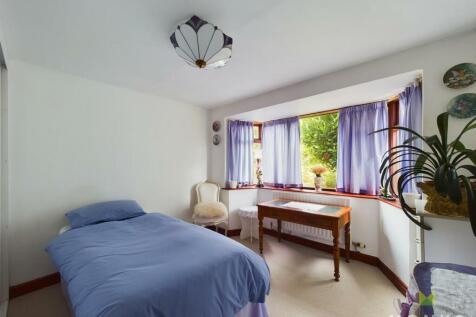 CAM01348G0-PR0148-STILL009.jpg