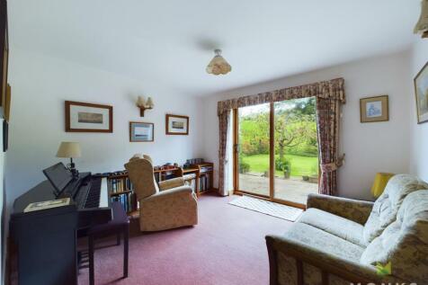 CAM01420G0-PR0384-STILL014.jpg