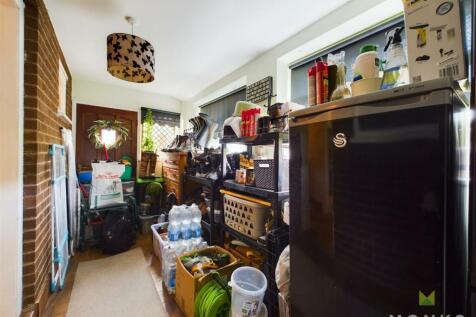 CAM01420G0-PR0363-STILL013.jpg