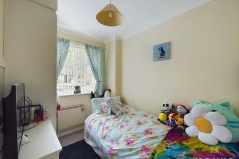 CAM01420G0-PR0431-STILL004.jpg