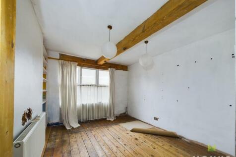 CAM01420G0-PR0473-STILL023.jpg