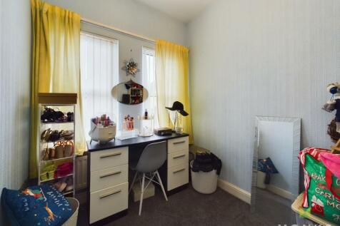 CAM01420G0-PR0502-STILL016.jpg