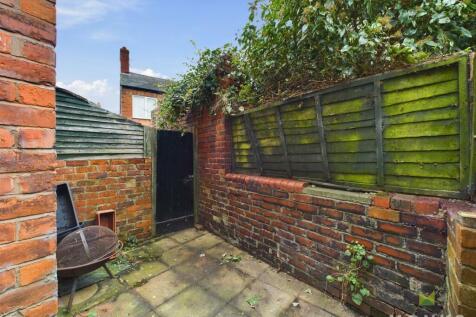 CAM01520G0-PR0121-STILL008.jpg