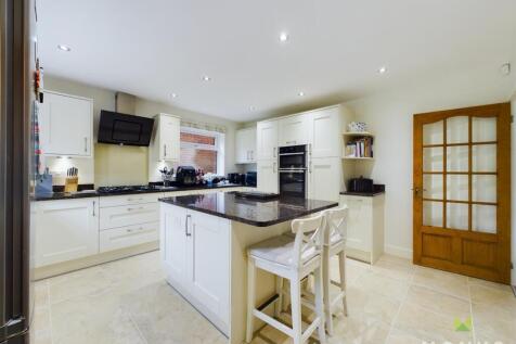 Kitchen/ Breakfast Room