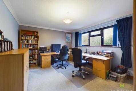 Bedroom 4/ Study